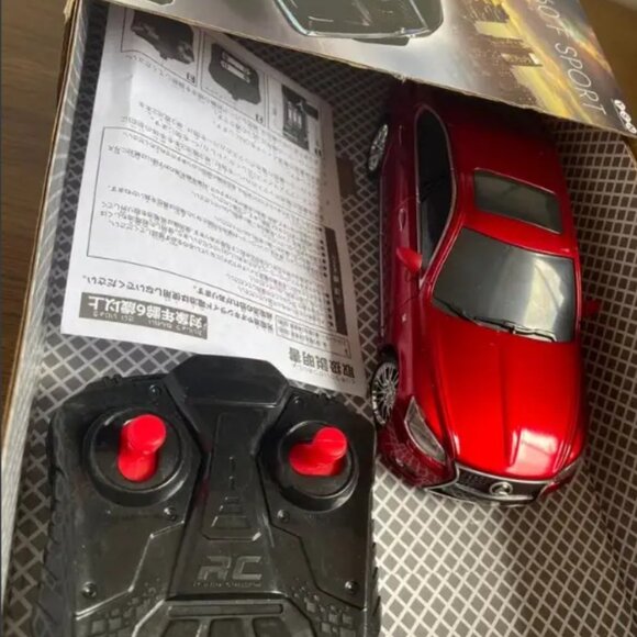 New Red Lexus LS460 F Sport Licensed R/C Car Japan Toreba - Picture 4 of 4